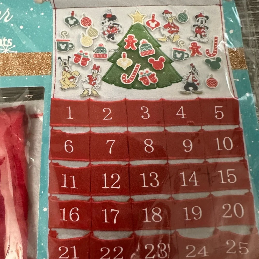 Disney Mickey Mouse & Friends Christmas Pocket Advent Calendar. New / Sealed.
